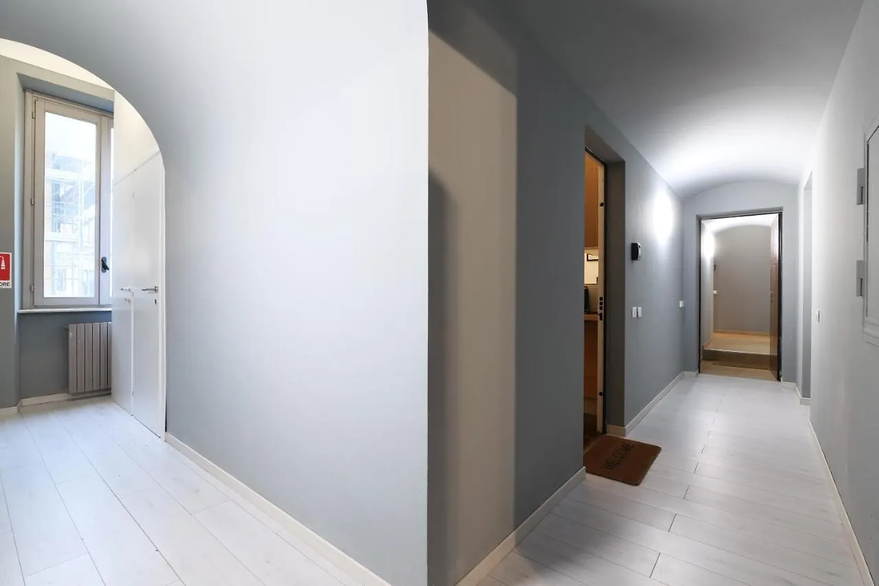 Apartment Luminoso Appartamento Con Balcone In Cadorna Milan Italy